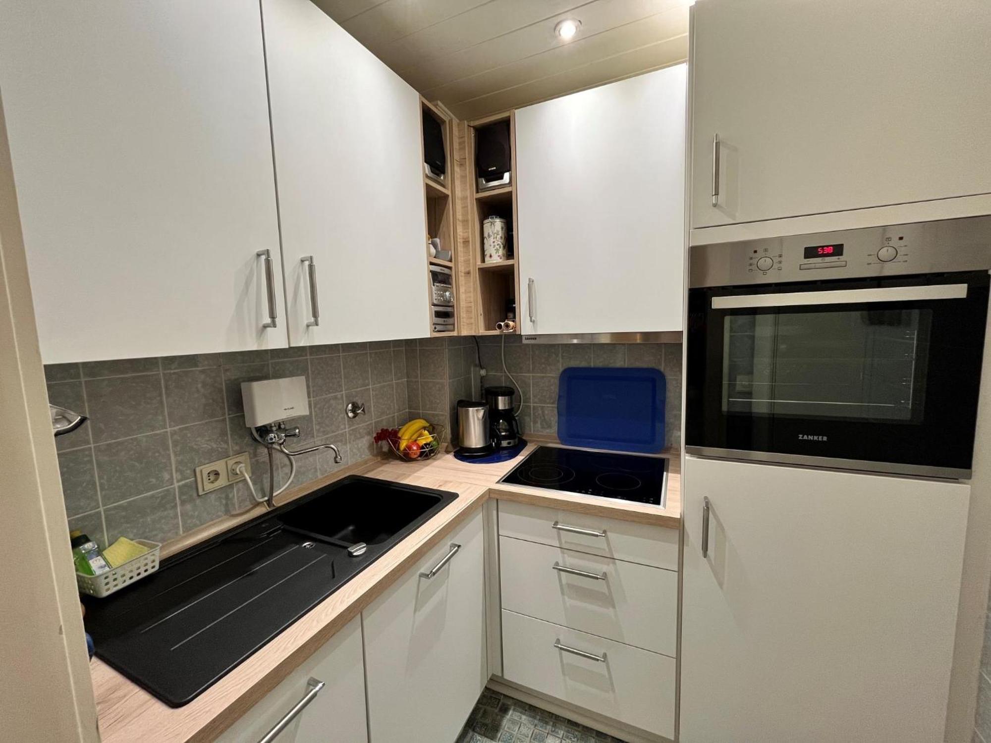 Apartment 2-zimmer-appartement Im 1. Obergeschoss Mit Hallenschwimmbad Und Sauna.