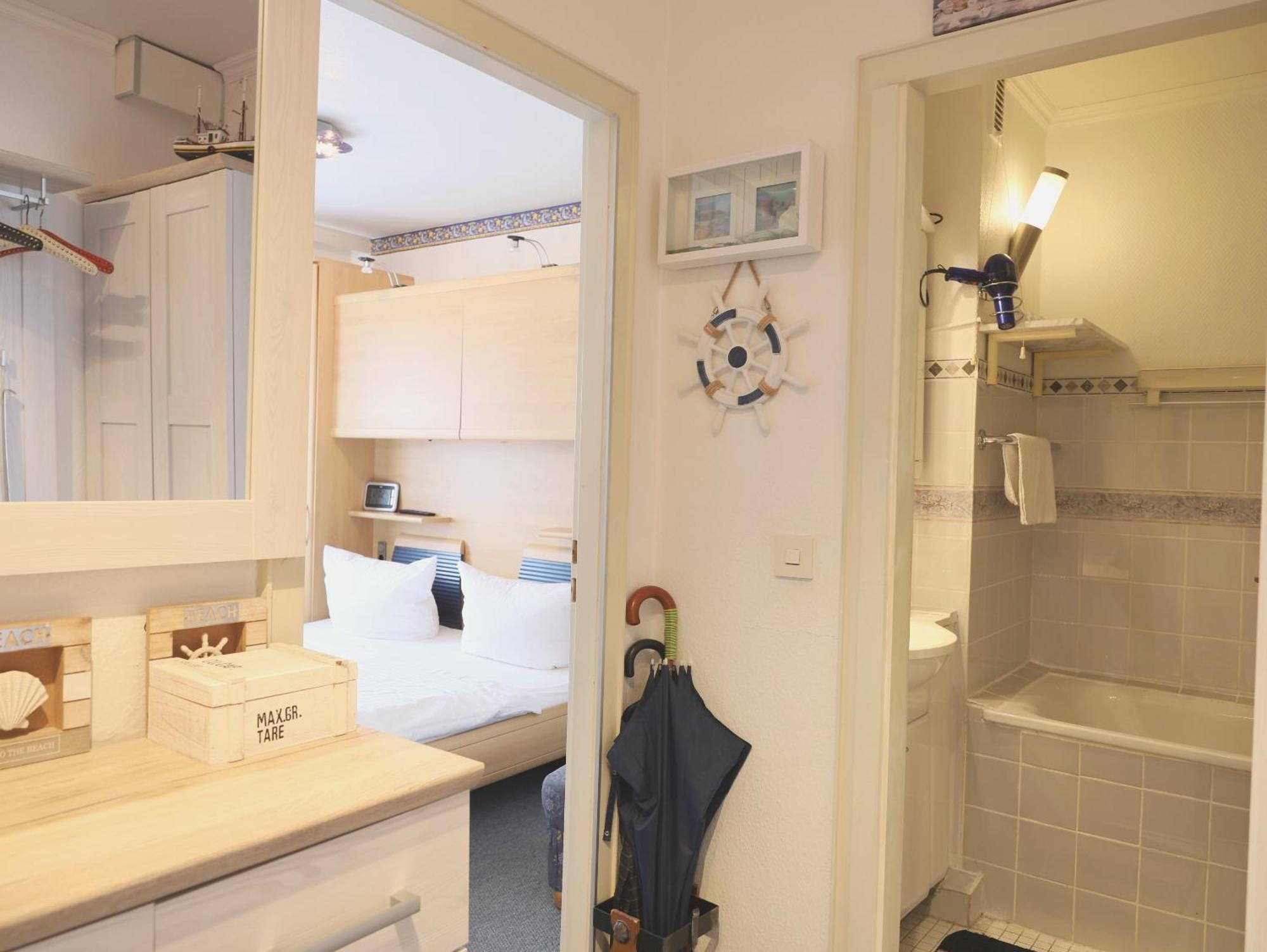 2-zimmer-appartement Im 1. Obergeschoss Mit Hallenschwimmbad Und Sauna.